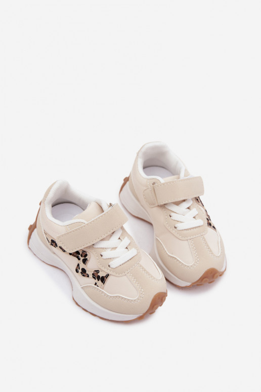 Zapatillas infantiles con velcro y estampado de leopardo en color arena Cosima