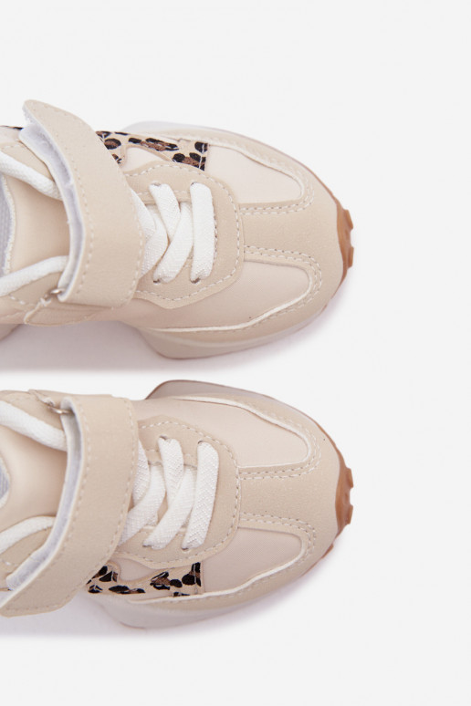 Zapatillas infantiles con velcro y estampado de leopardo en color arena Cosima