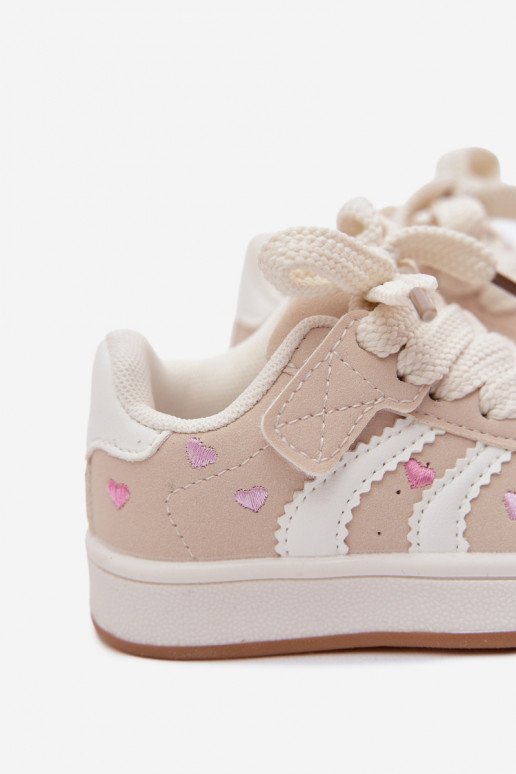 Zapatillas infantiles con corazones en color arena Embla