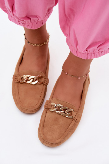 Mocasines dorados para mujer con cadena de ante sintético color marrón Amaretto
