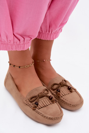 Mocasines planos para mujer con lazos y borlas de ante sintético color arena Bluebell