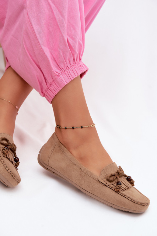 Mocasines planos para mujer con lazos y borlas de ante sintético color arena Bluebell