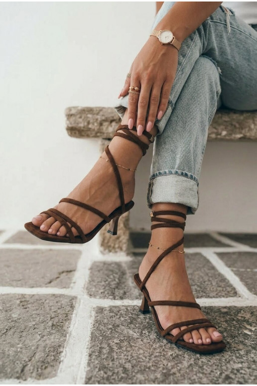 Sandalias de tacón para mujer con tiras color chocolate Samara
