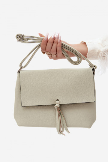 Bolso mensajero con flecos en cuero sintético color menta Sigrid