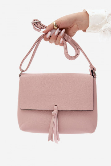 Bolso mensajero con flecos en cuero sintético color rosa Sigrid