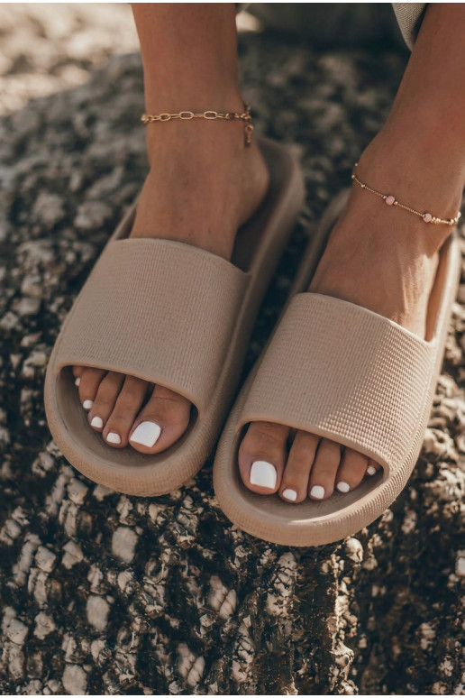 Zapatillas ligeras de espuma para mujer en suela gruesa color marrón Querceria