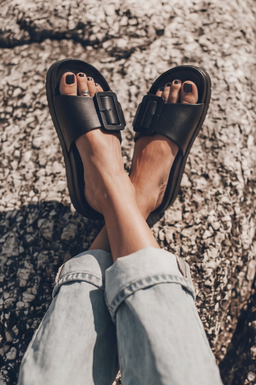 Zapatillas negras de mujer con plataforma y hebillas Caramel