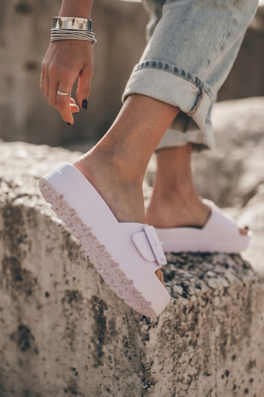 Zapatillas blancas de mujer con plataforma y hebillas Caramel