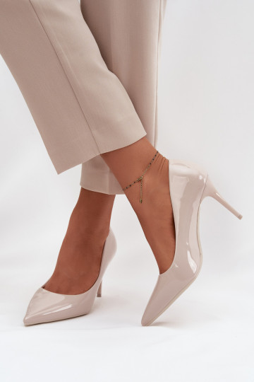 Zapatos de tacón alto de cuero sintético marfil con efecto charol Jadira