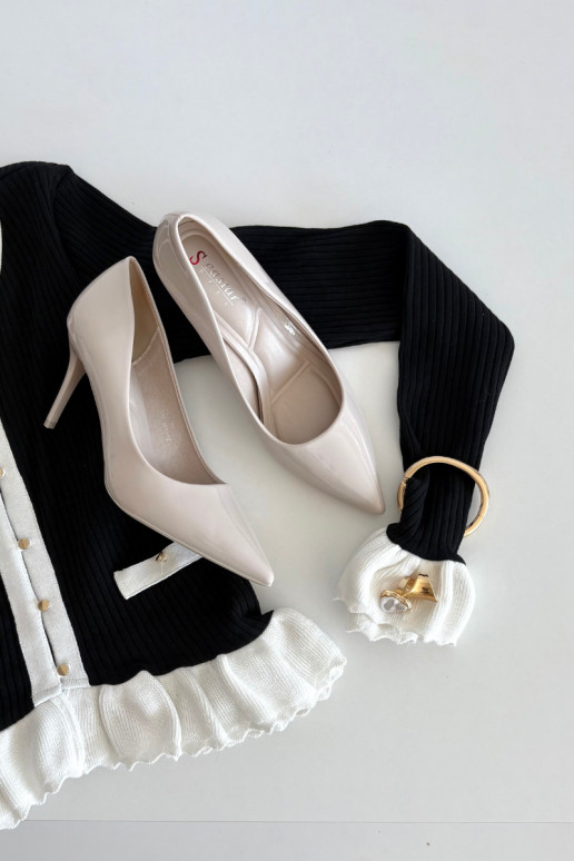 Zapatos de tacón alto de cuero sintético marfil con efecto charol Jadira