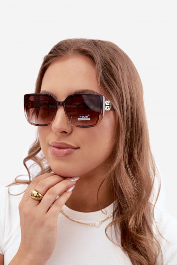 Gafas de sol con detalles decorativos en color marrón