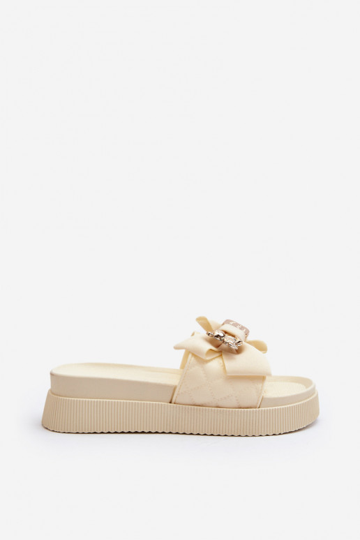 Zapatillas color arena para mujer con lazos y ositos Katterina