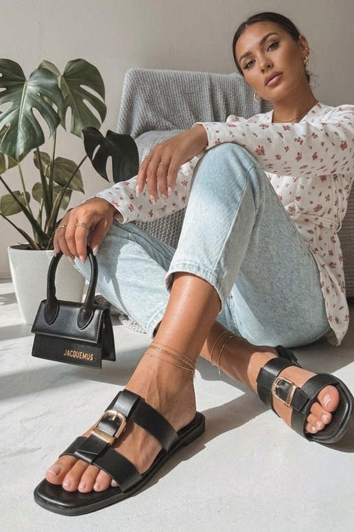 Zuecos negros para mujer con hebilla decorativa Lavinia