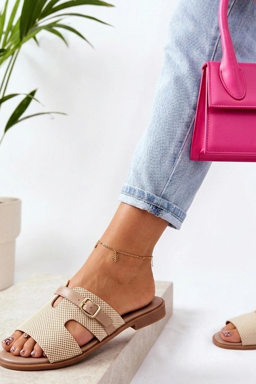 Zuecos elegantes color arena para mujer con recortes Tabitha