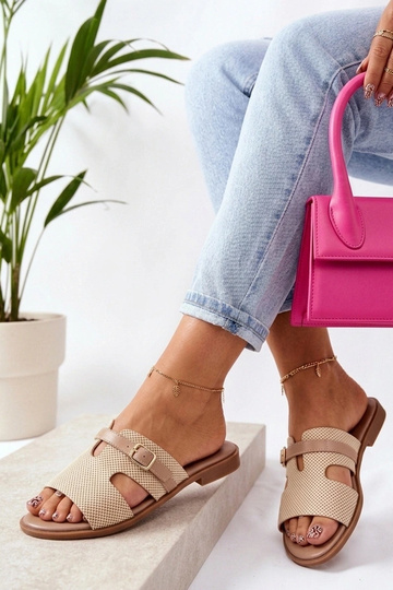 Zuecos elegantes color arena para mujer con recortes Tabitha 2
