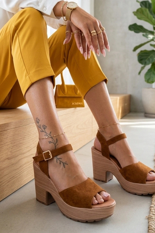 Sandalias marrones para mujer con tacón grueso Elara
