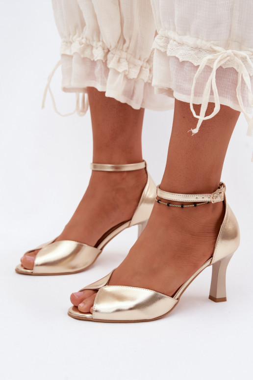 Sandalias doradas para mujer con tacón bajo Zazoo 1120