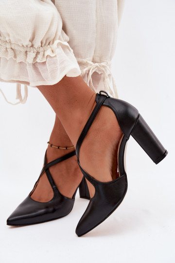 Zapatos negros con tacones y correas Zazoo 1053