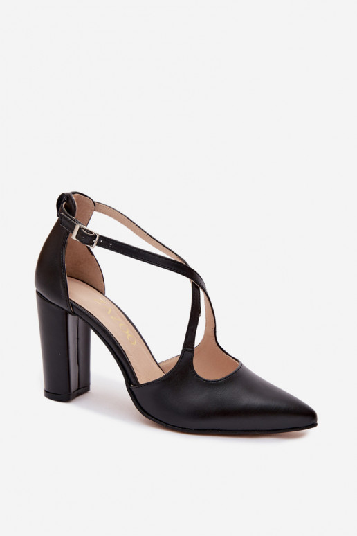 Zapatos negros con tacones y correas Zazoo 1053