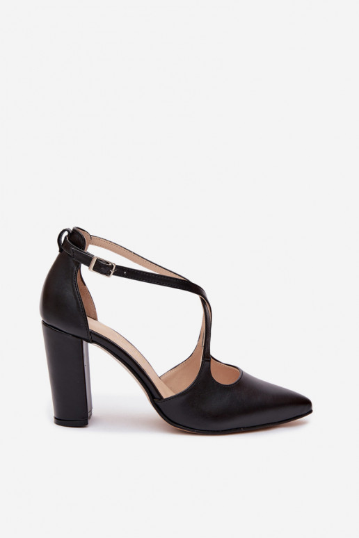 Zapatos negros con tacones y correas Zazoo 1053