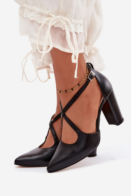 Zapatos negros con tacones y correas Zazoo 1053