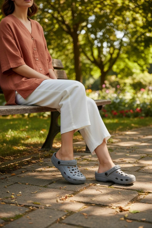 Zuecos ligeros grises para mujeres Parker