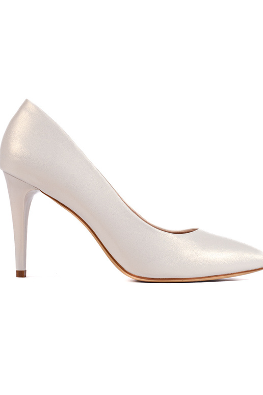 Zapatos de tacón alto blancos perla con tacón delgado