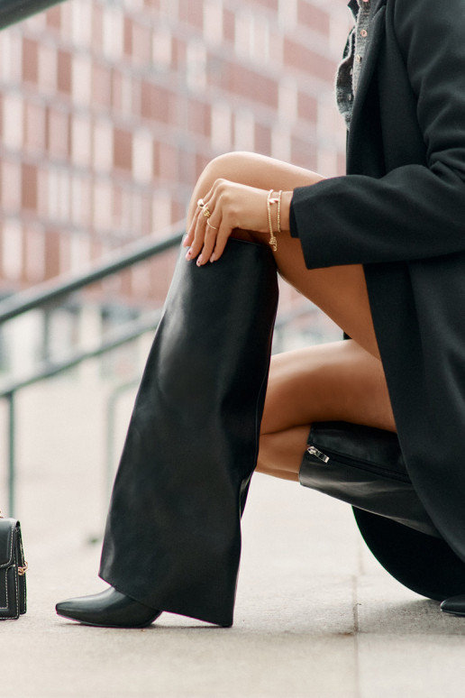 Botas largas calentitas con tacones finos y choleika cosida en negro Tamonia