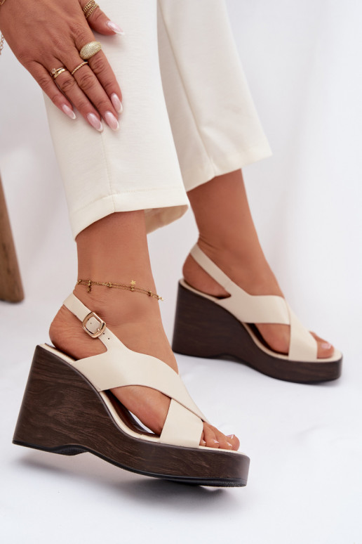 Sandalias de mujer de cuero sintético en color arena Janivra