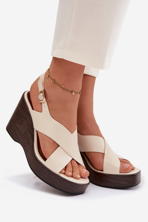 Sandalias de mujer de cuero sintético en color arena Janivra