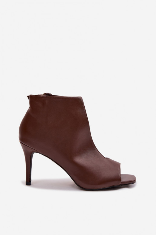 Sandalias de mujer con tacones finos en color chocolate Helira