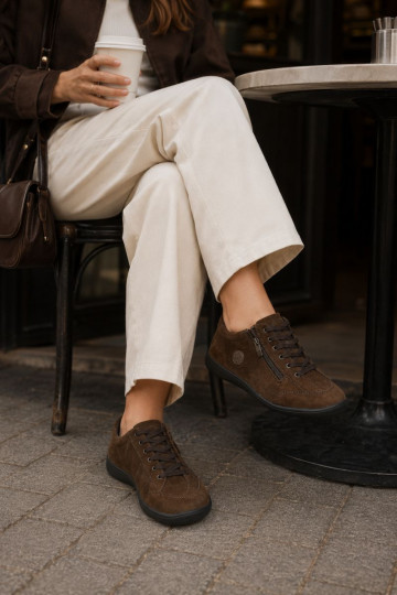 Zapatos de mujer en ante sintético color chocolate Brindle