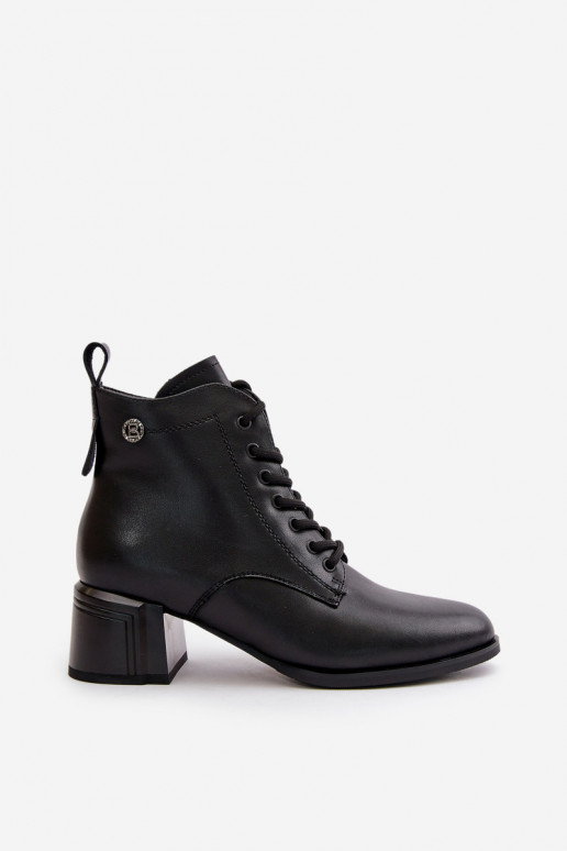 Botines de mujer con cordones de cuero natural, aislados, en negro Vinceza 91110