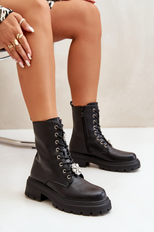 Botas de trabajo para mujer con adornos de cuero sintético en color negro Kristines