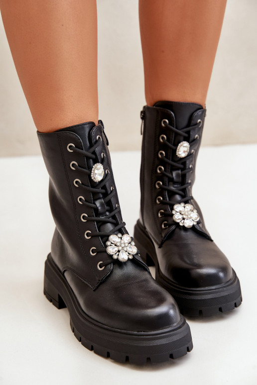 Botas de trabajo para mujer con adornos de cuero sintético en color negro Kristines
