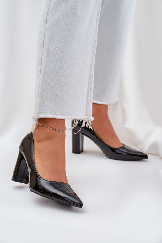Zapatos negros con efecto charol en el bloque Kilanne