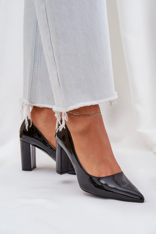 Zapatos negros con efecto charol en el bloque Kilanne