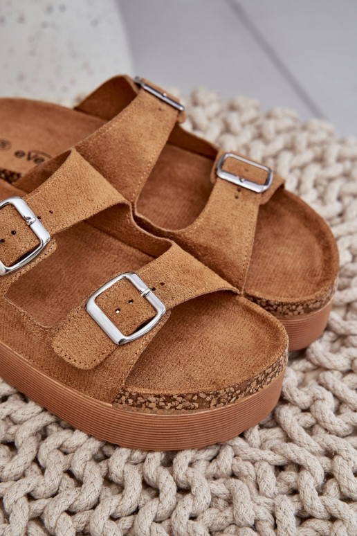 Chanclas de mujer con plataforma y hebillas en marrón Aramia