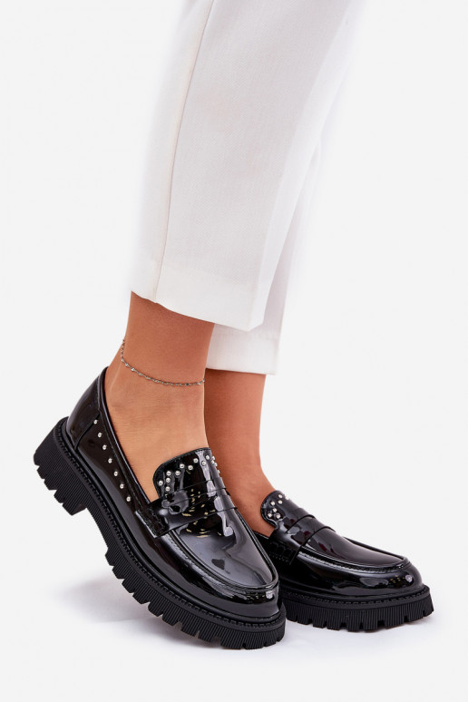 Mocasines de mujer con efecto charol en negro Įjungtallae