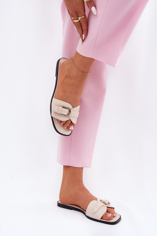 Chanclas planas de mujer con hebillas doradas en arena Esiobb