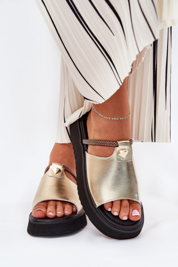 chanclas de cuero para mujer con plataforma y tacones decorados en dorado D&A MK51-475 2