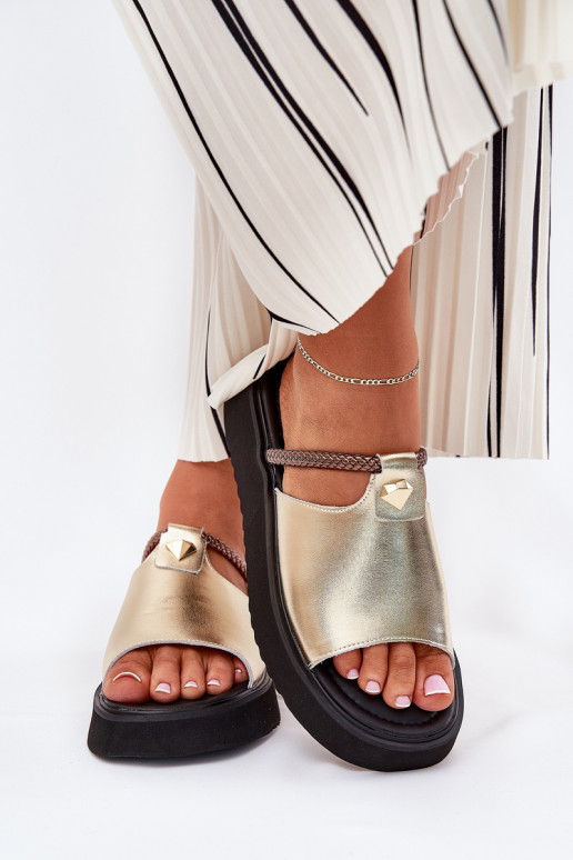 chanclas de cuero para mujer con plataforma y tacones decorados en dorado D&A MK51-475