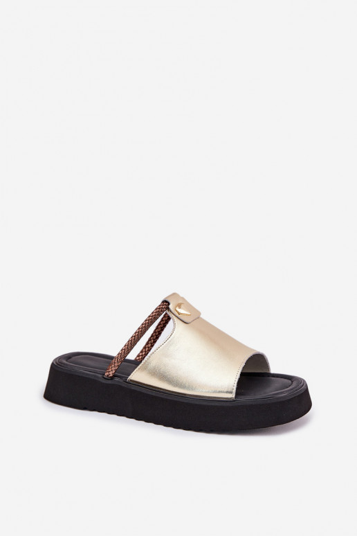 chanclas de cuero para mujer con plataforma y tacones decorados en dorado D&A MK51-475