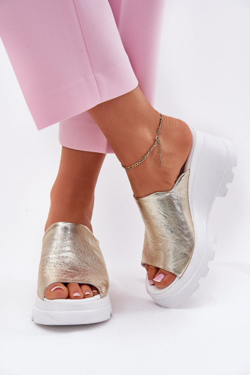 chanclas de cuero con plataforma doradas Artiker 56C0435