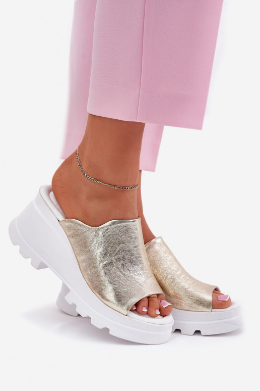 chanclas de cuero con plataforma doradas Artiker 56C0435