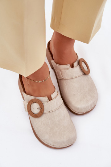 Zuecos de mujer con hebillas en color arena Inblu TF000001
