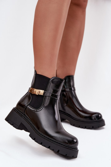 Botines aislados y elegantes con efecto brillante y tacones decorados en negro Vivessa