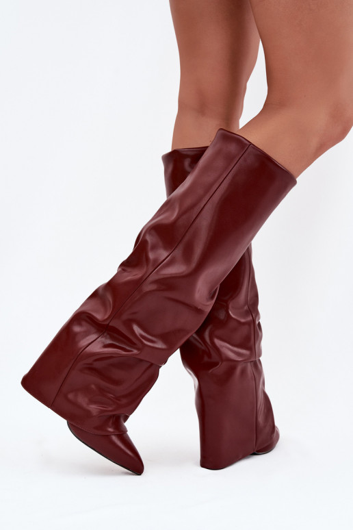 Botas de mujer aisladas hasta la rodilla con tacón en burdeos Elivira