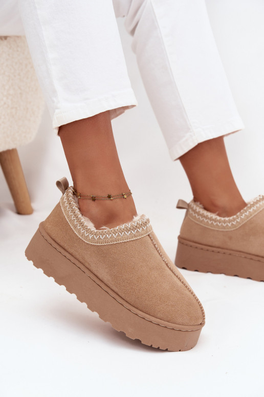 Botas de nieve bajas de color arena con flores bordadas y plataforma Taliah