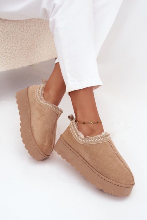 Botas de nieve bajas de color arena con flores bordadas y plataforma Taliah